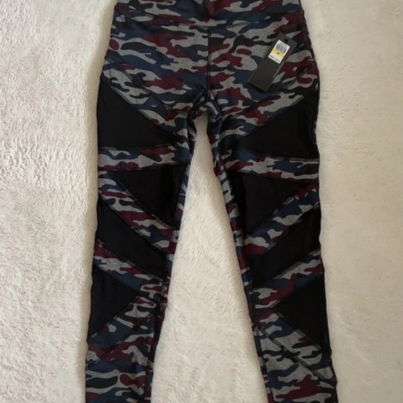Jessica Simpson TheWarmUp Full Length Camouflage Workout Legging, Medium - Picture 4 of 17